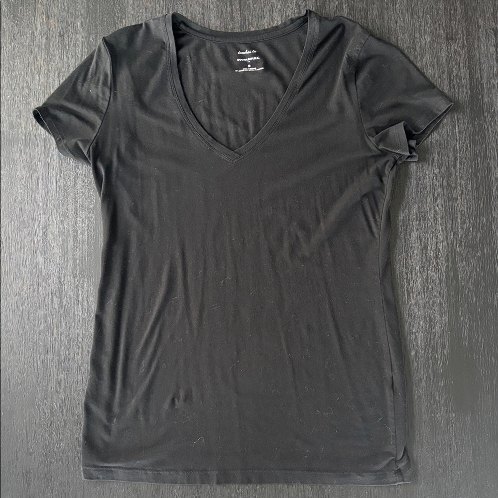 Banana Republic Black Short-Sleeve V-Neck Tee